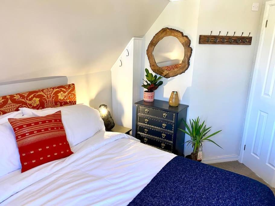 Emerald Lake House South Cerney Bagian luar foto