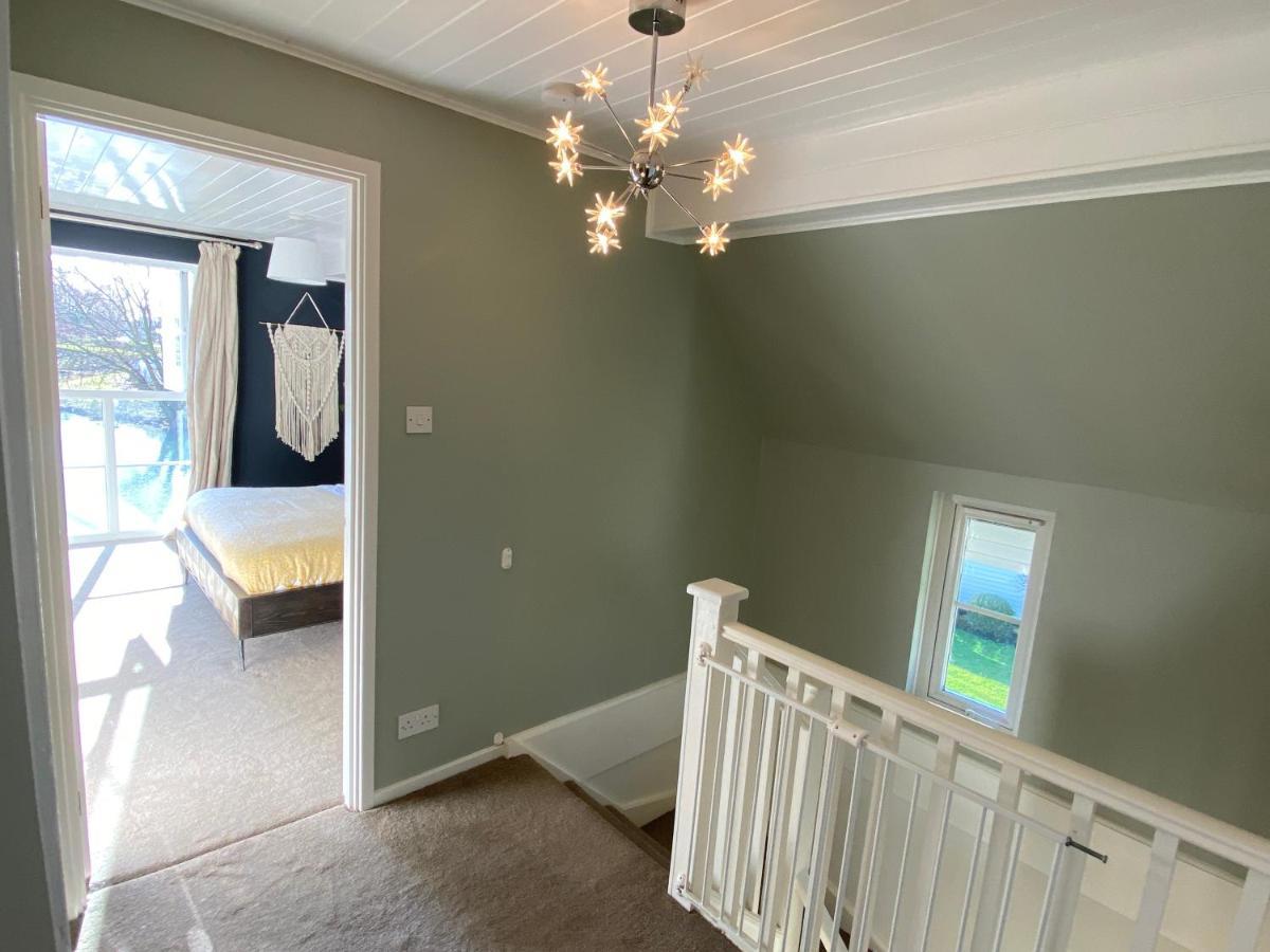 Emerald Lake House South Cerney Bagian luar foto