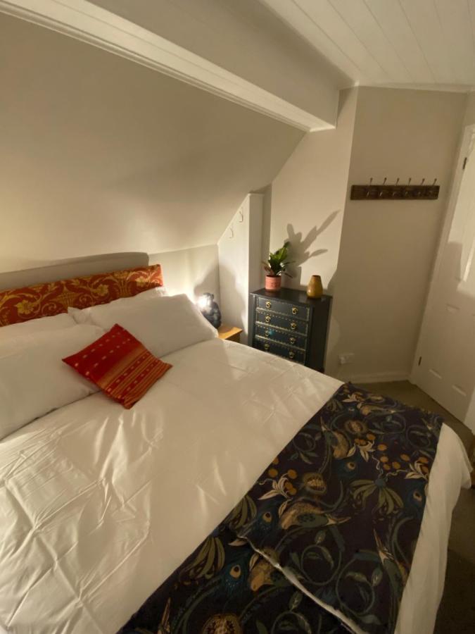 Emerald Lake House South Cerney Bagian luar foto
